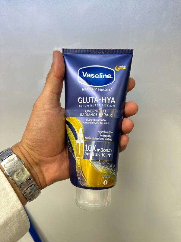 لوسیون بدن مارک وازلین تیوپی مدل 300ml overnight radiance repair