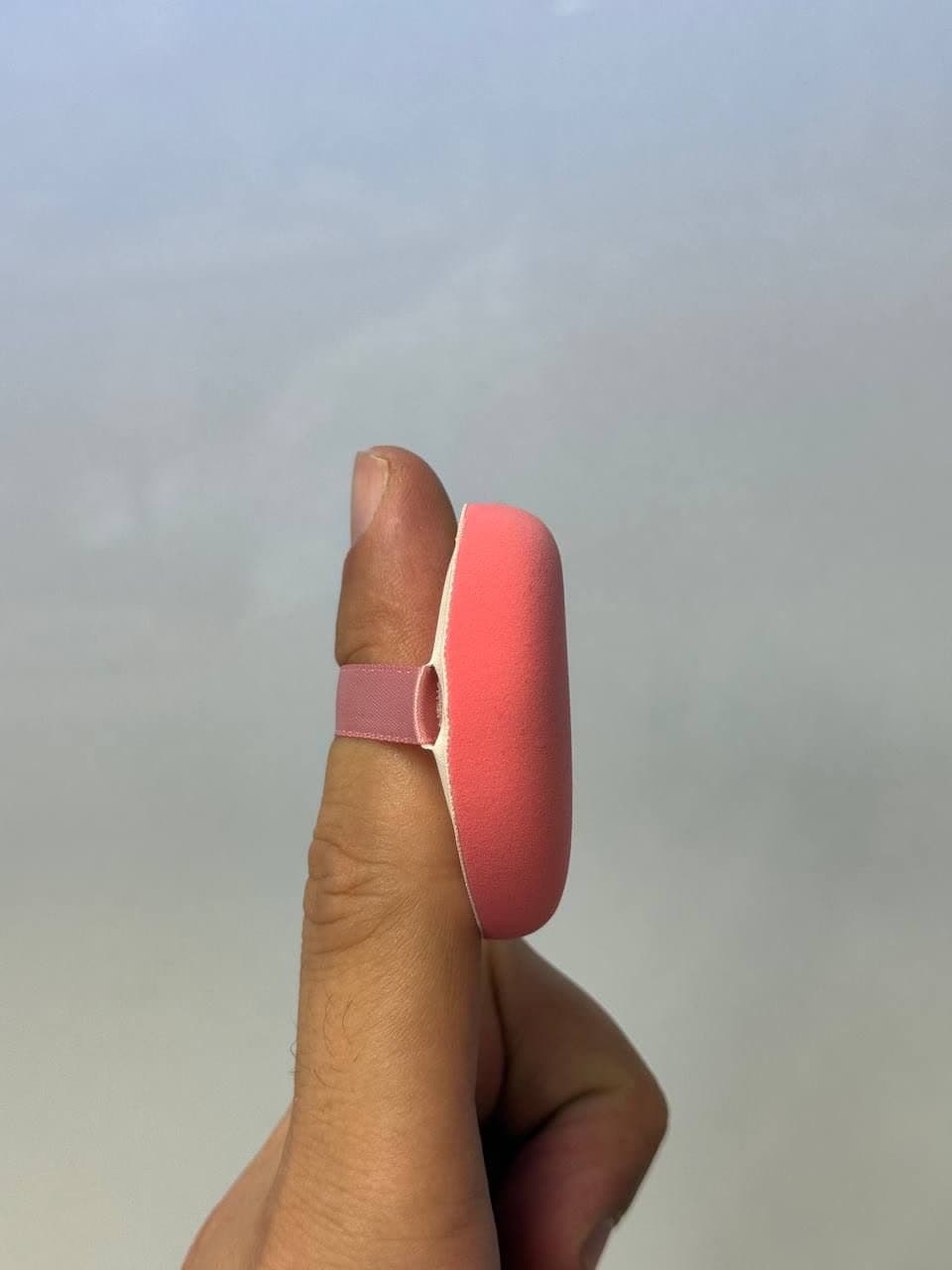 پد کرم پودر و پنکک مارک REVLON - Image 2