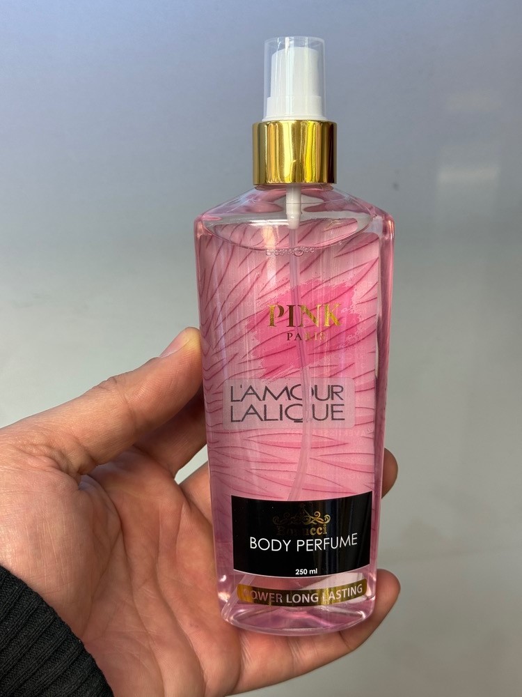 بادی اسپلش زنانه بونوچی (Bonucci) مدل PINK با رایحه لالیک لامور