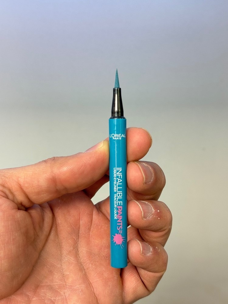 خط چشم ماژیکی فیروزه ای لورال (Loreal)