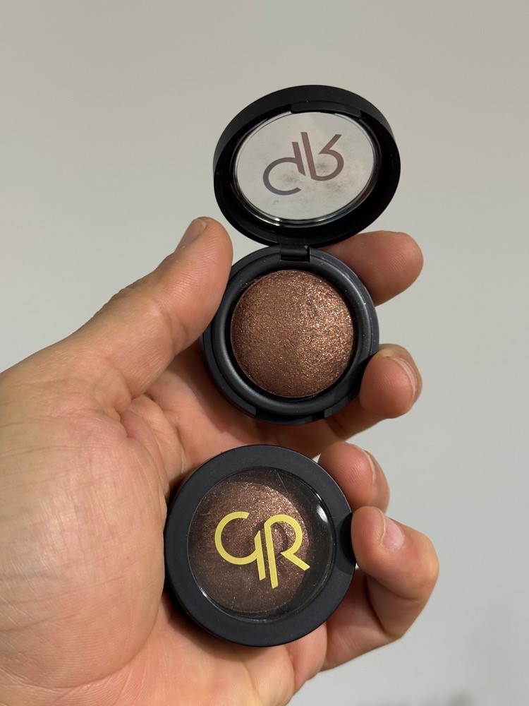 سایه چشم قهوه ای شاین دار گلدن رز(Golden Rose)