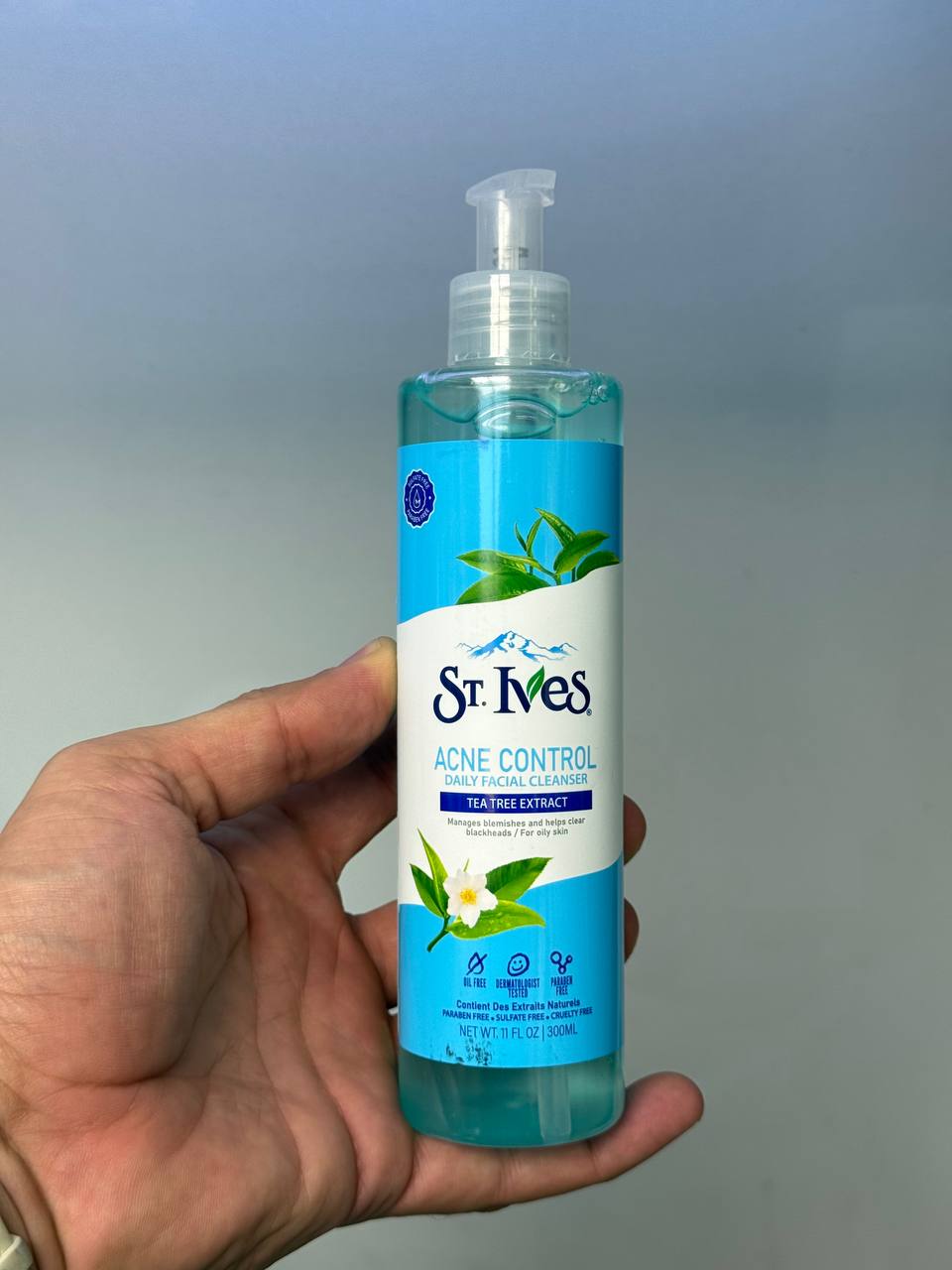 ژل شستشوی صورت درخت چای 300 میل مارک سنت ایوز (ST.ives)