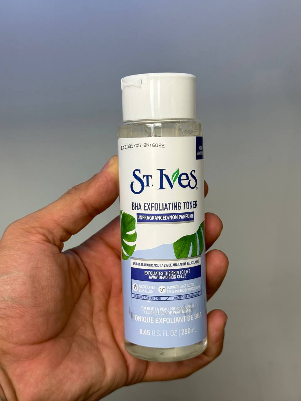 تونر صورت سالیسیلیک اسید 250 میل مارک سنت ایوز (ST.ives)