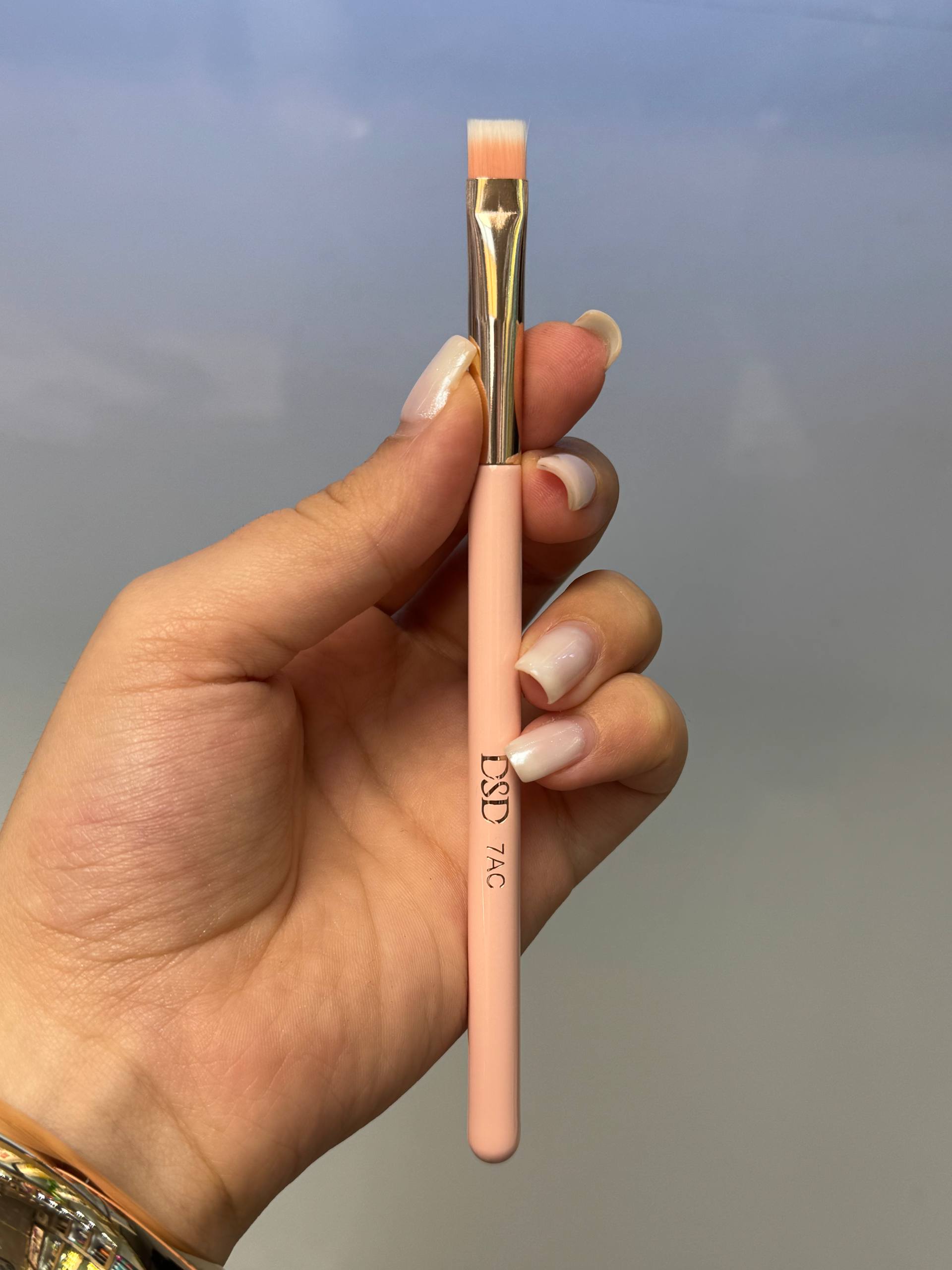 براش ارایشی برند D&D کد 7AC